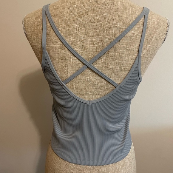 #77-VUORI-Rib Crop Tank - Picture 2 of 6